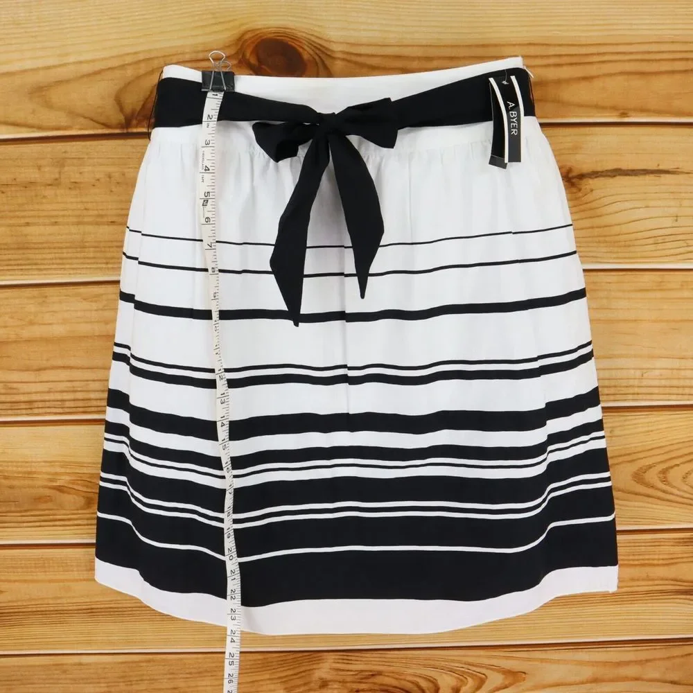 A. Byer Skirt Knee Length Junior Womens Sz 11 Black White Striped Belted Pleated